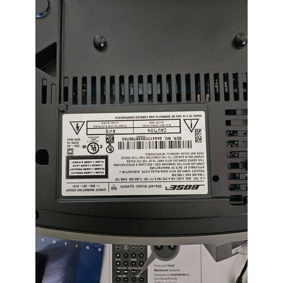 Bose Wave Music System CD Player AM/FM Radio - includes iPhone docking station - Picture 9 of 10